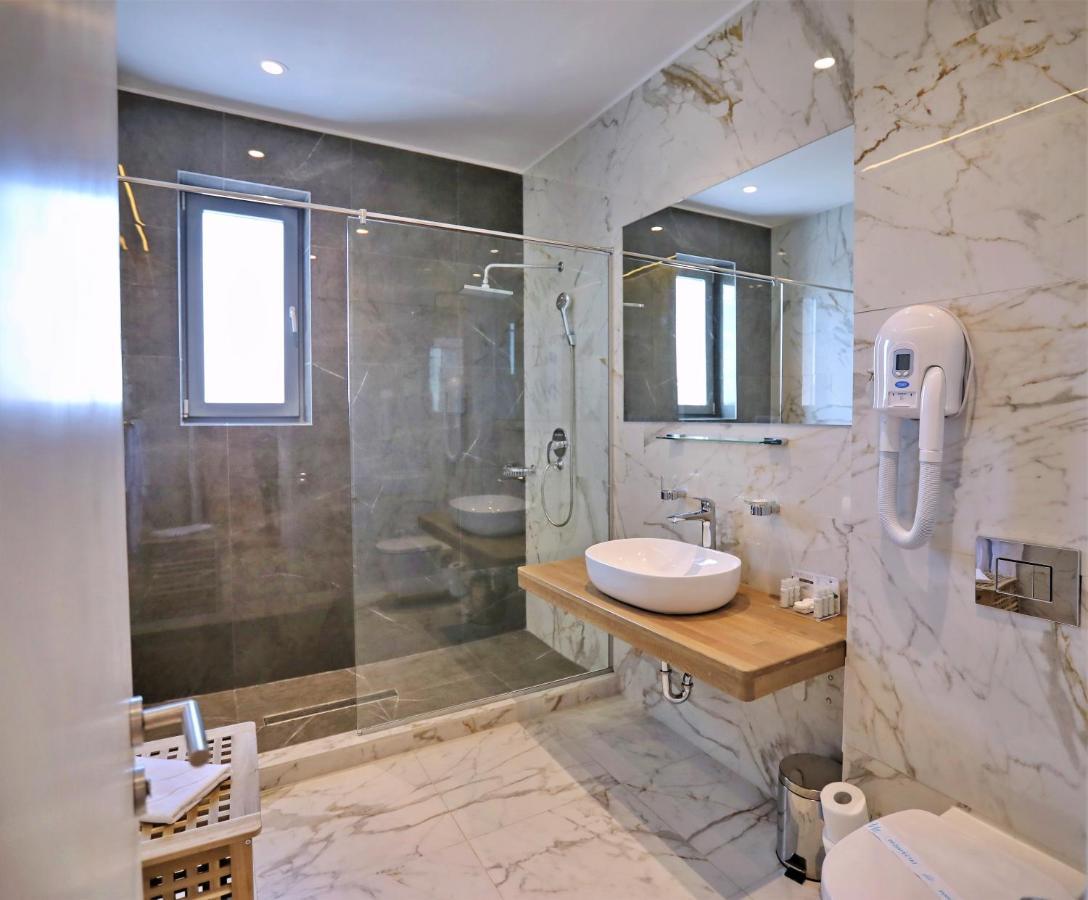 Nautic Luxury Club Hotel Navodari Bagian luar foto